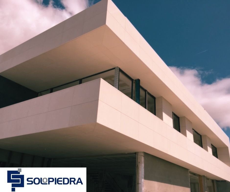 piedra natural en arquitectura moderna